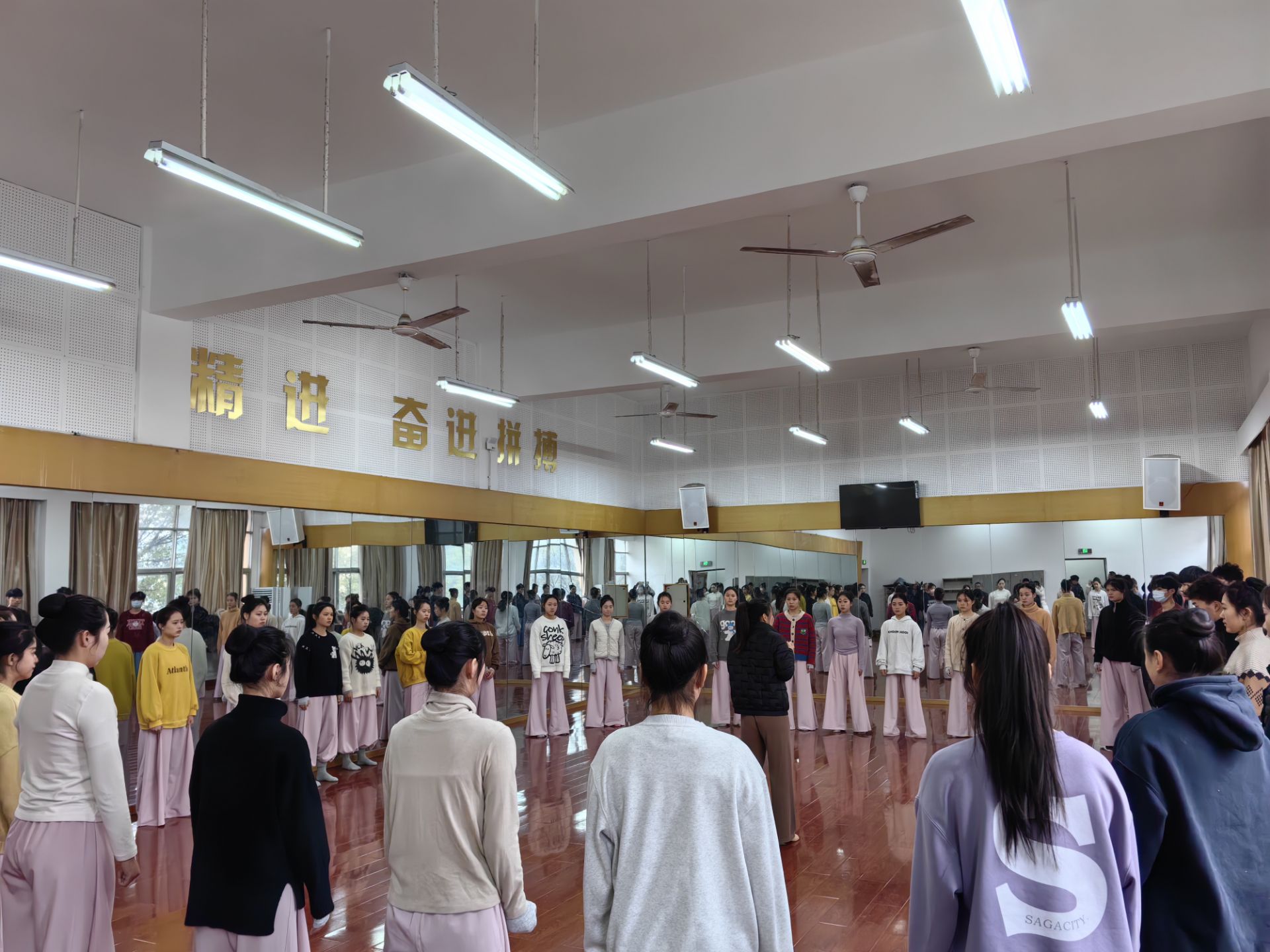 e06e70c839db4410a9ea7bd91c81dc71.jpeg e06e70c839db4410a9ea7bd91c81dc71.jpeg