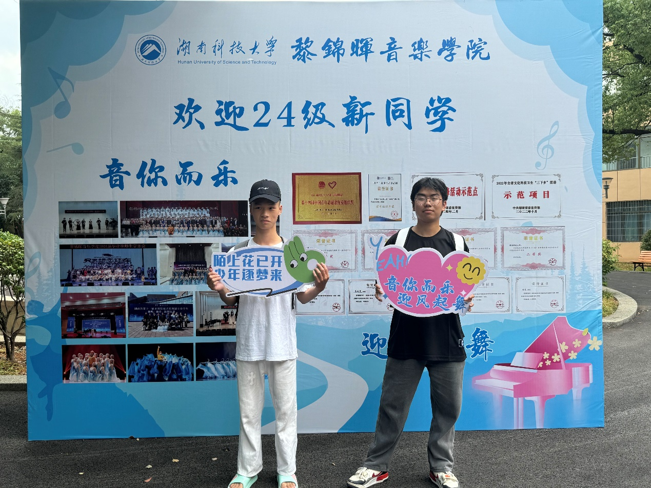 4b9a3e2383aa4590b3ad565c212bcd8b.png 4b9a3e2383aa4590b3ad565c212bcd8b.png